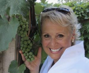 Artist and Il Chiostro instructor Lynn Travis Stender